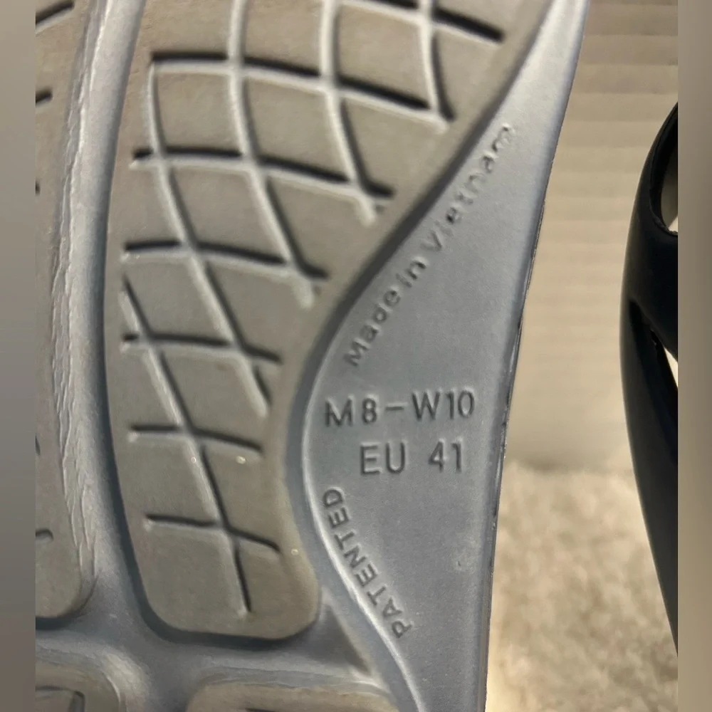 OOFOS Unisex Original Flip Flops Color Blue/Gray, Size Men 8, Women 10.